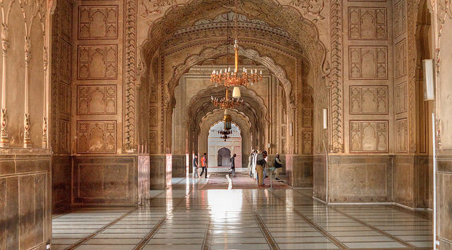 Interior Design of Badshahi Mosque